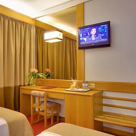 Alif Campo Pequeno Hotel 3*