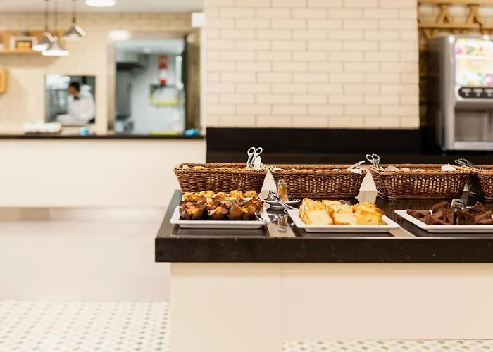 Alif Campo Pequeno Otel 3*