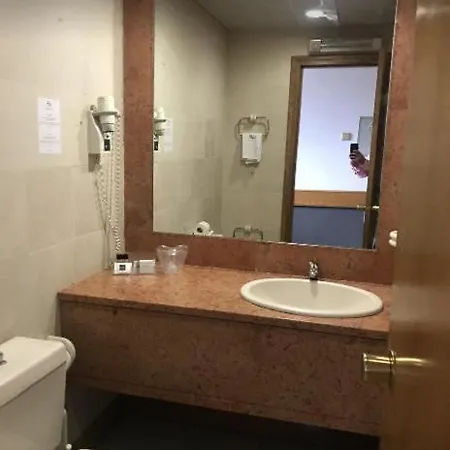 Alif Campo Pequeno Otel 3*